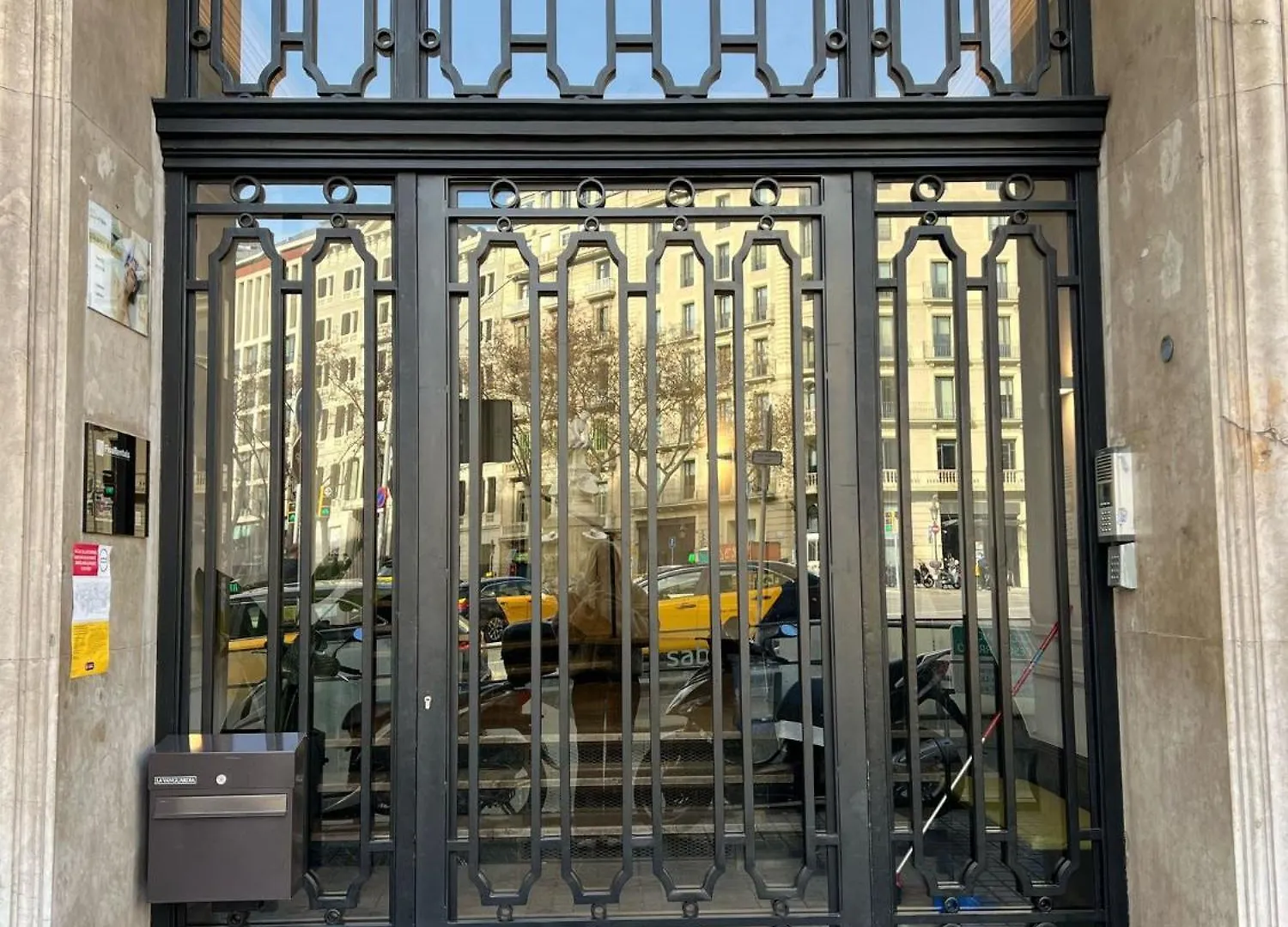 Fisa Rentals Gran Via Apartments Barcellona