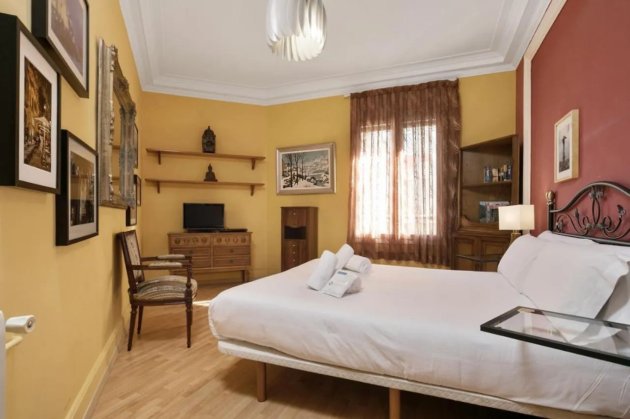 Fisa Rentals Gran Via Apartments Barcellona Spagna