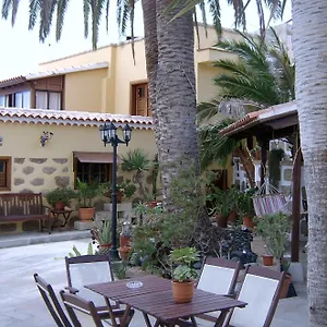 https://casa-rural-el-traspatio.in-canary-islands.com